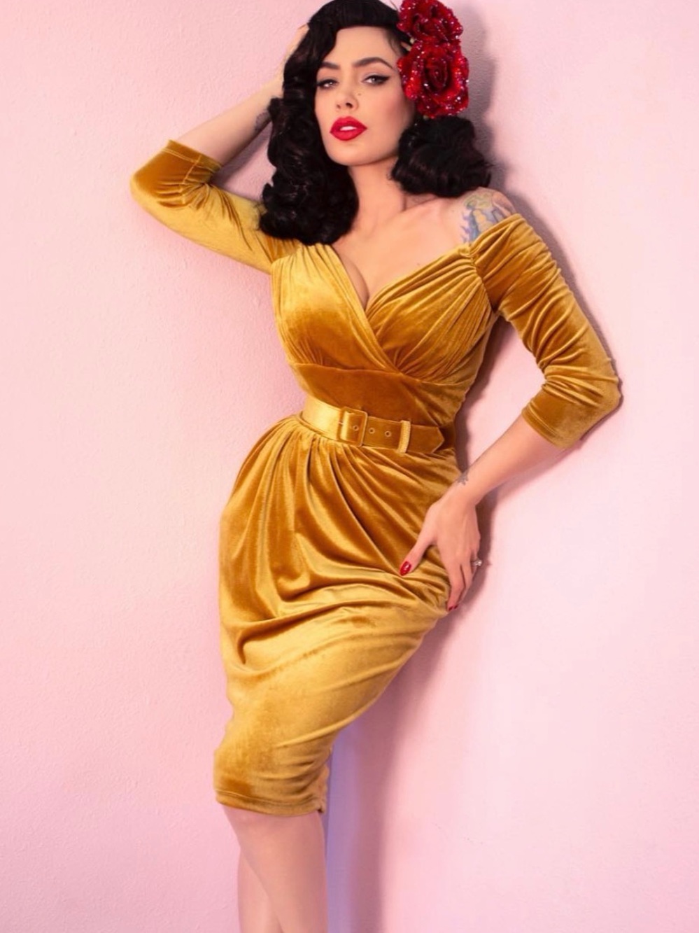 Vixen Starlet dress Gold velveteen Large